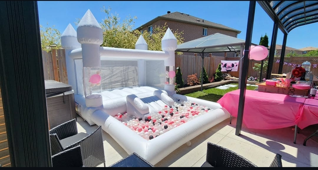 10ft White Balloon Pillar Bounce House with Ballpit